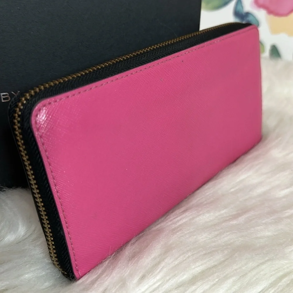 💯Authentic Marc by Marc Jacobs Orange Zip Wallet🍀